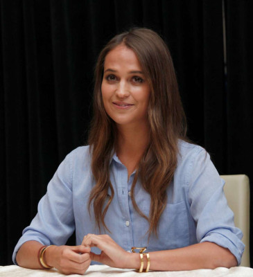 Alicia Vikander pic #830768