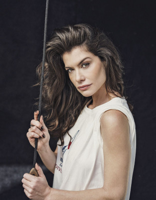 Alinne Moraes by Vinícius Mochizuki for Caras Brasil (2025)