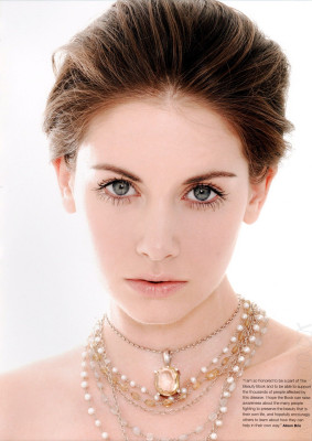 Alison Brie pic #800375