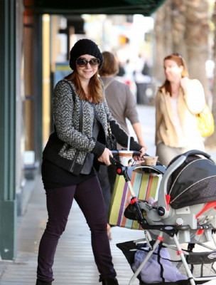 photo 10 in Alyson Hannigan gallery [id616415] 2013-03-22 00:00:00