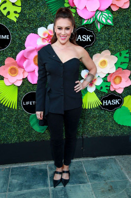 Alyssa Milano - May 20: Lifetime&#039;s Summer Luau 