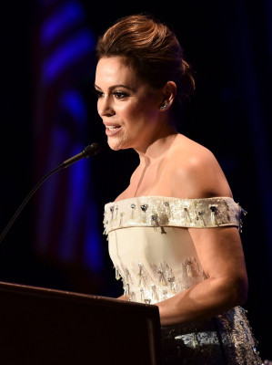 Alyssa Milano – ACLU Bill of Rights Dinner in LA
