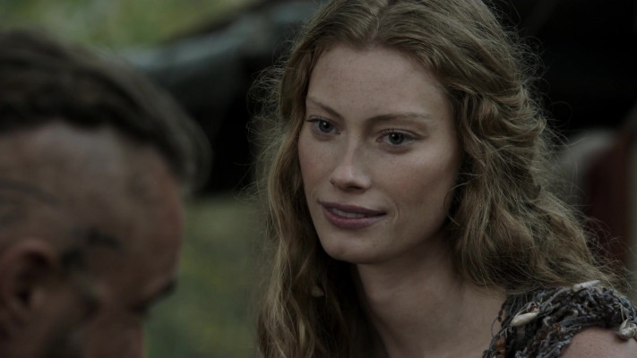 Alyssa Sutherland - Vikings - S01E09 