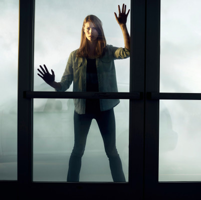 Alyssa Sutherland - The Mist (2017) Stills