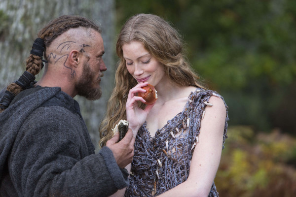 Alyssa Sutherland - Vikings - S01EP09 
