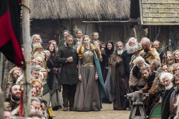 Alyssa Sutherland - Vikings - S02E10 The Lords Prayer 