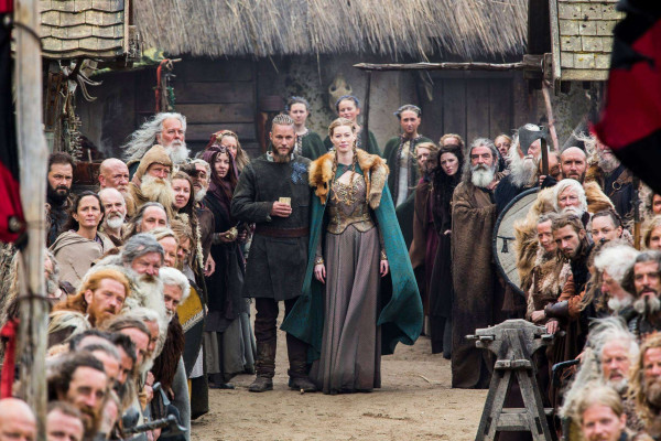 Alyssa Sutherland - Vikings - S02E10 The Lords Prayer 