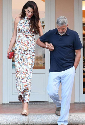 Amal Clooney pic #1180523