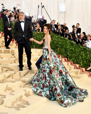 Amal Clooney pic #1068725