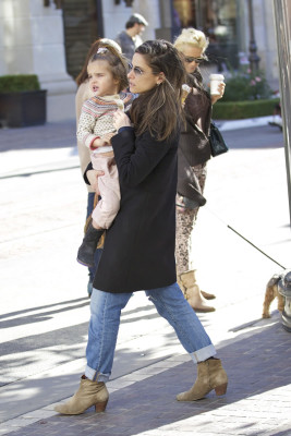 Amanda Peet pic #593804
