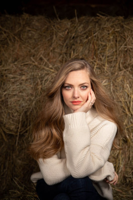 Amanda Seyfried by Michael Nagle &amp; Christina House for LA Times // 2021