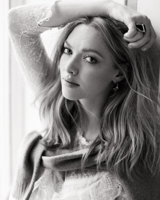 Amanda Seyfried - Elle 2017