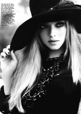 photo 18 in Seyfried gallery [id217079] 2009-12-04 00:00:00