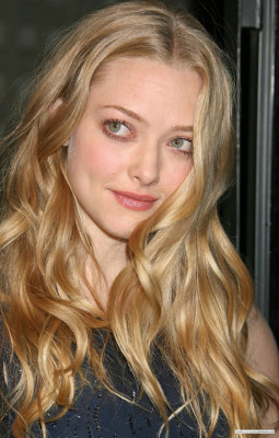 photo 10 in Amanda Seyfried gallery [id157420] 2009-05-13 00:00:00