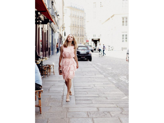 Amanda Seyfried - Givenchy - Live Irrésistible Délicieuse