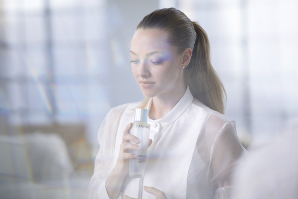 Amanda Seyfried - &#039;Clarifique&#039; Lancome (2020)