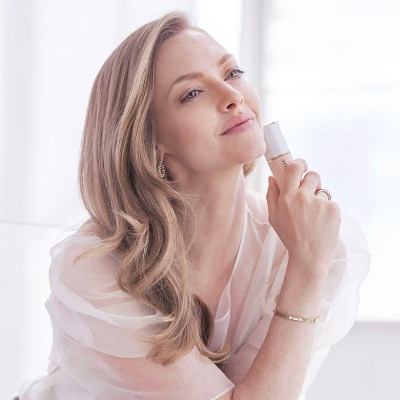 Amanda Seyfried by Pete Thompson for Lancôme &#039;Advanced Miracle&#039; FW 2021
