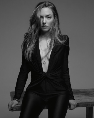 Amanda Seyfried by Mark Seliger for Heroine UK (May 2022)