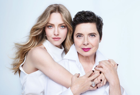 Amanda Seyfried - Lancôme &#039;La vie est belle Iris Absolu&#039; SS 2023