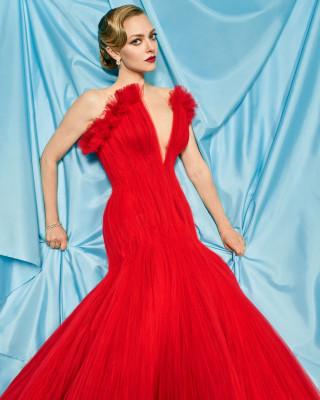 Amanda Seyfried by Quil Lemons for Vanity Fair Oscar Portraits in LA 04/25/2021