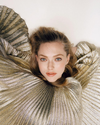 Amanda Seyfried by Bjorn Iooss for The Sunday Times Style || Jan 2021