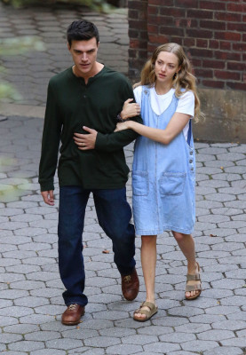 Amanda Seyfried - &#039;A Mouthful Of Air&#039; On Set in New York 09/24/2019