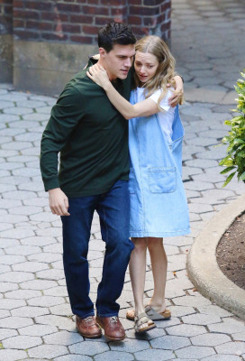 Amanda Seyfried - &#039;A Mouthful Of Air&#039; On Set in New York 09/24/2019