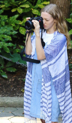 Amanda Seyfried - &#039;A Mouthful Of Air&#039; On Set in New York 09/24/2019