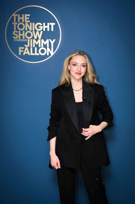 Amanda Seyfried – at Tonight Show Starring Jimmy Fallon