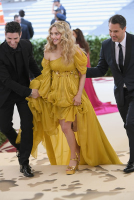 Amanda Seyfried – MET Gala 2018