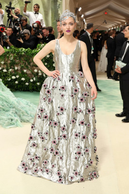 Amanda Seyfried for Met Gala 
