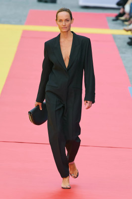 Amber Valletta for Stella McCartney SPRING 2023 READY-TO-WEAR
