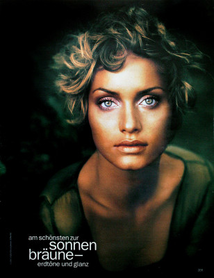 Amber Valletta pic #173726