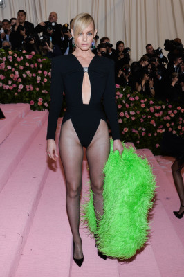 Amber Valletta pic #1169955