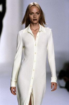 Amber Valletta pic #1020341