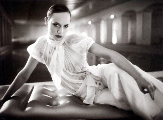 photo 21 in Amber Valletta gallery [id28263] -0001-11-30 00:00:00