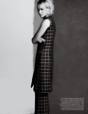 Amber Valletta by Txema Yeste for Vogue España || December 2020