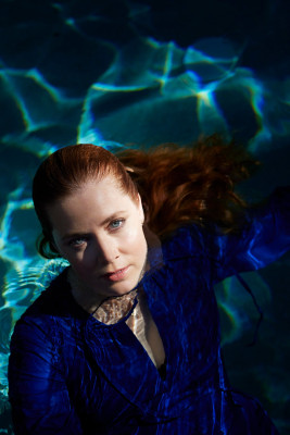 Amy Adams by Sam Taylor-Johnson for Netflix Queue || 2020