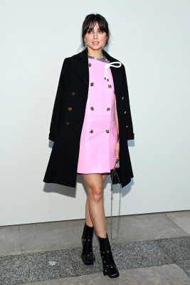 Ana de Armas - Louis Vuitton Womenswear SS 2022 Show at PFW 10/05/2021
