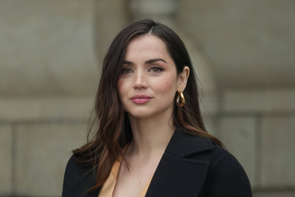 Ana de Armas - Louis Vuitton FW 2023-2024 Show at PFW 03/06/2023