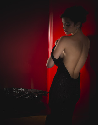 Ana de Armas by Jorge Alvarino for Vis a Vis (2012)