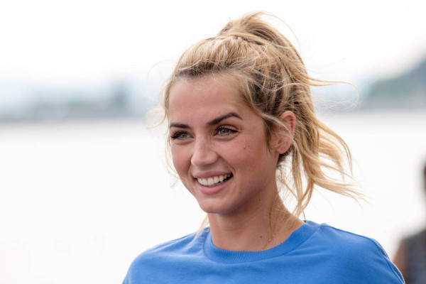 Ana de Armas - Sergio (2020)