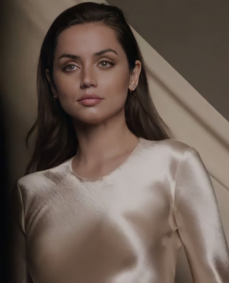 Ana de Armas - Estée Lauder (2021)