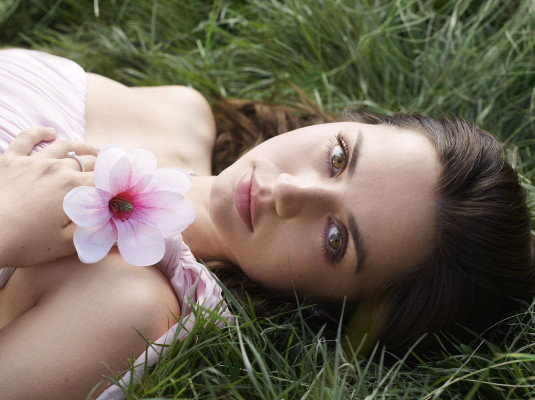 Ana de Armas - Estée Lauder &#039;Beautiful Magnolia&#039; (2021) 