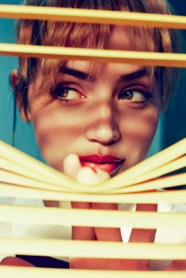 Ana de Armas - Glamour (2012)
