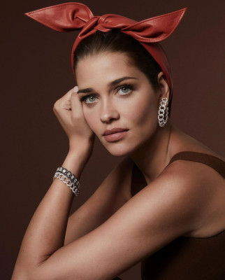 Ana Beatriz Barros