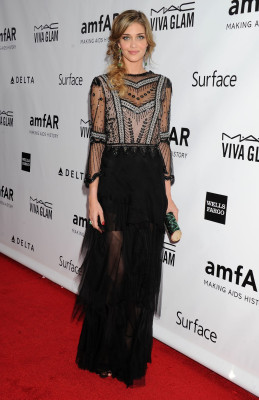 photo 22 in Ana Beatriz Barros gallery [id685179] 2013-12-17 00:00:00