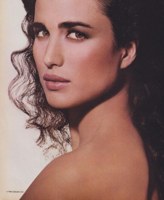 Andie Macdowell pic #1420924