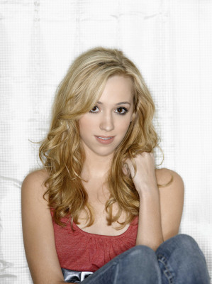Andrea Bowen pic #376763