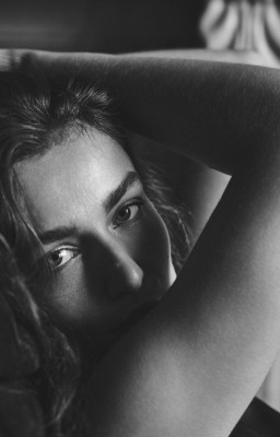 Andreea Diaconu - MASsimo Dutti Summer 2021
